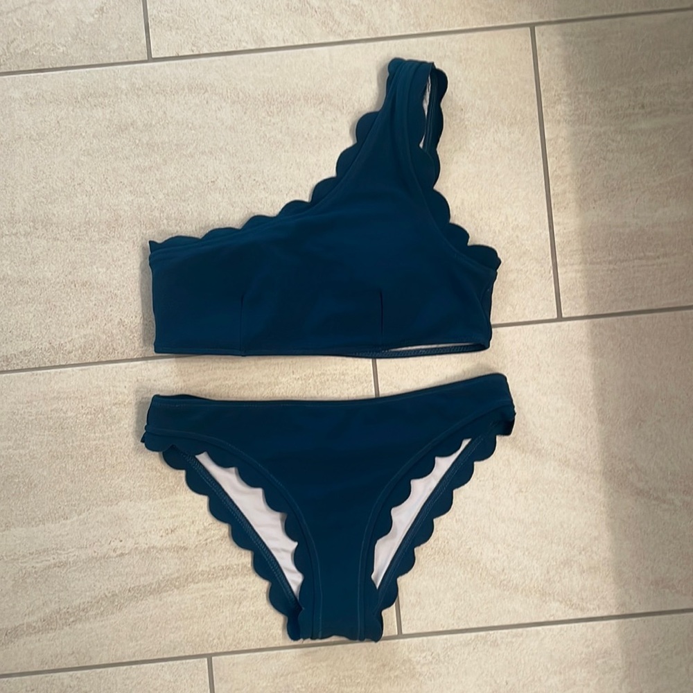 Cupshe one shoulder scallop bikini swimsuit
